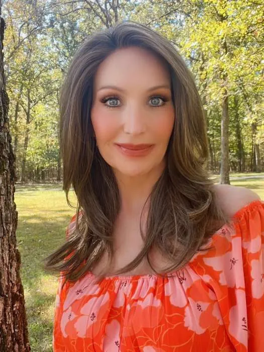 Beverly Hills | Synthetic Lace Front Wig (Mono Part)