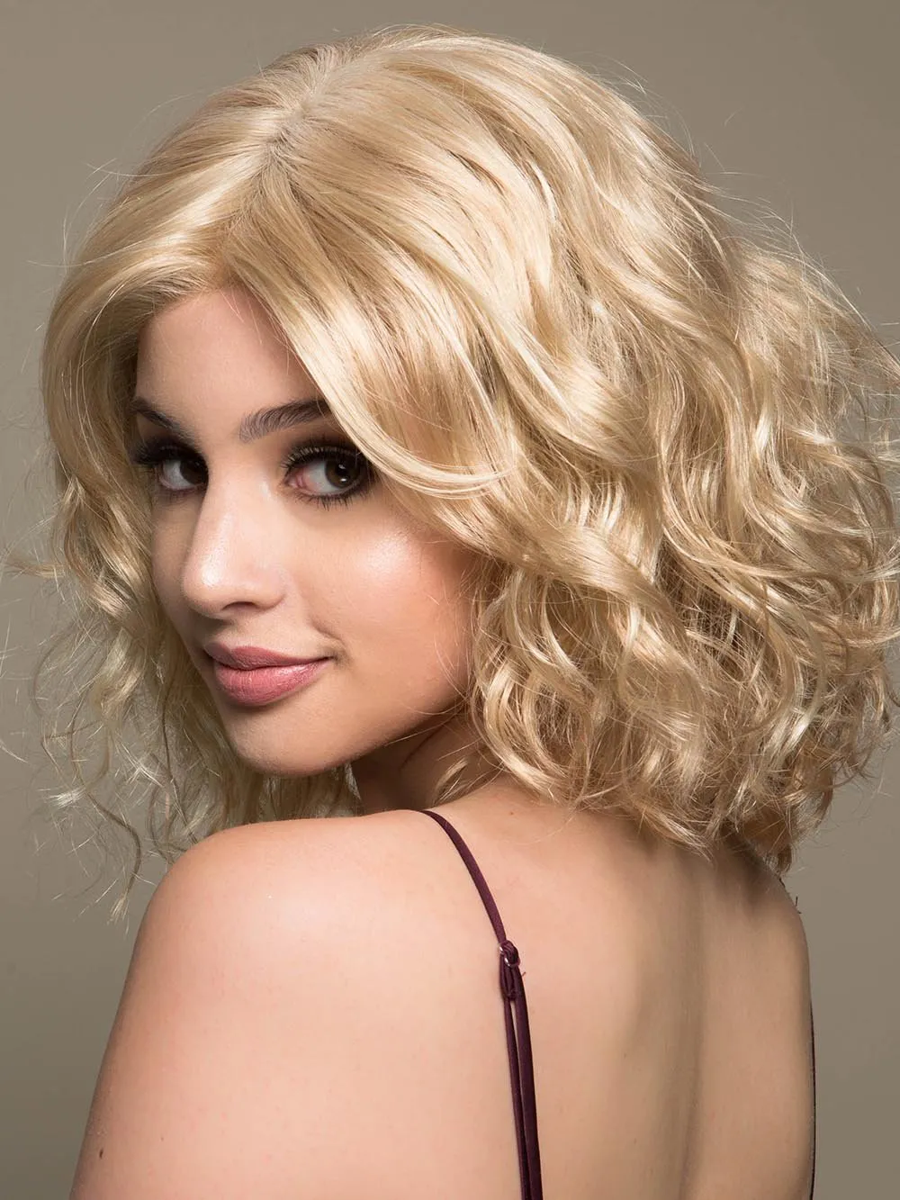 Dakota | Synthetic Wig (Mono Part)