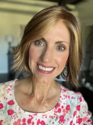Esprit | Synthetic Lace Front Wig (Mono Part)