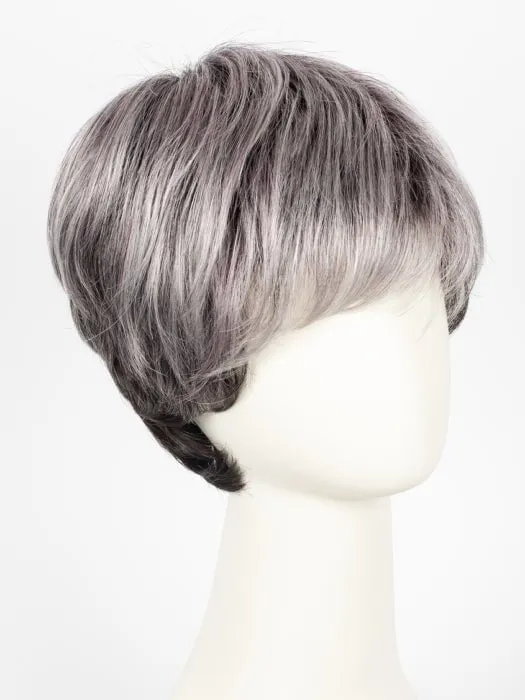 Stop Hi Tec | Short Synthetic Wig (Mono Crown)